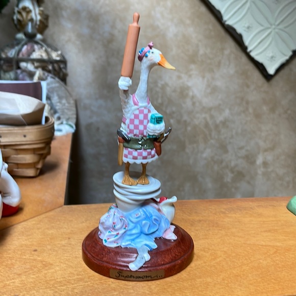 Supermom Duck Figurine by Will Bullas